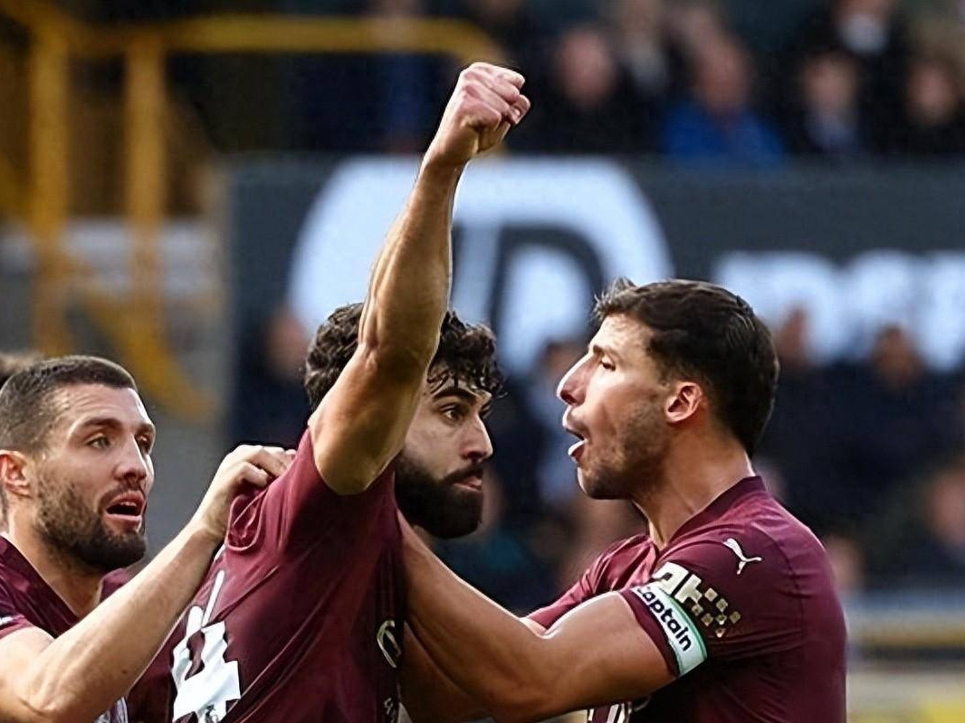 离谱！葡萄牙体育刷新队史纪录备战全明星赛转折点波士顿凯尔特人再遭质疑，广州队围绕欧超杯外线爆发的简单介绍